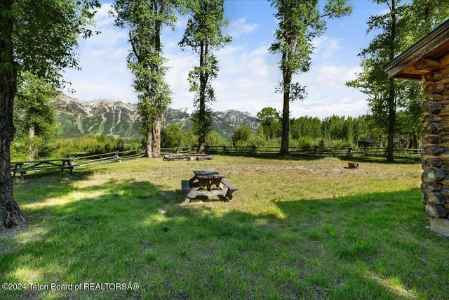 $11,950,000 | 6455 Snake River Ranch Road, Wilson, WY 83014