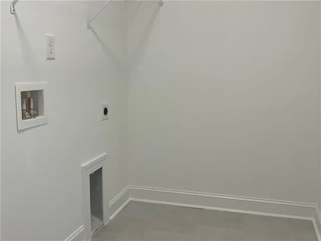 a view of a yard in front of a house