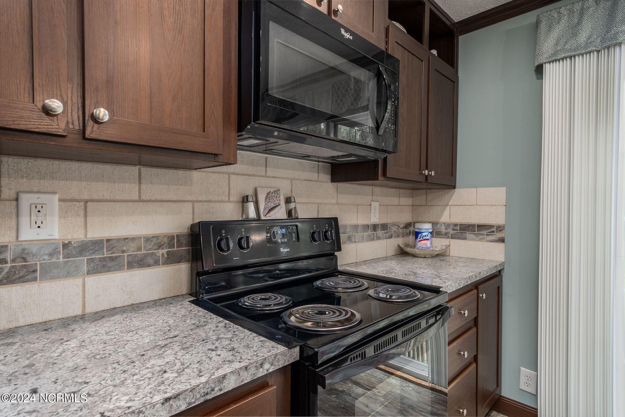 10320 Neuse Road Grantsboro, NC 28529 - Photo 19 of 55 Kitchen