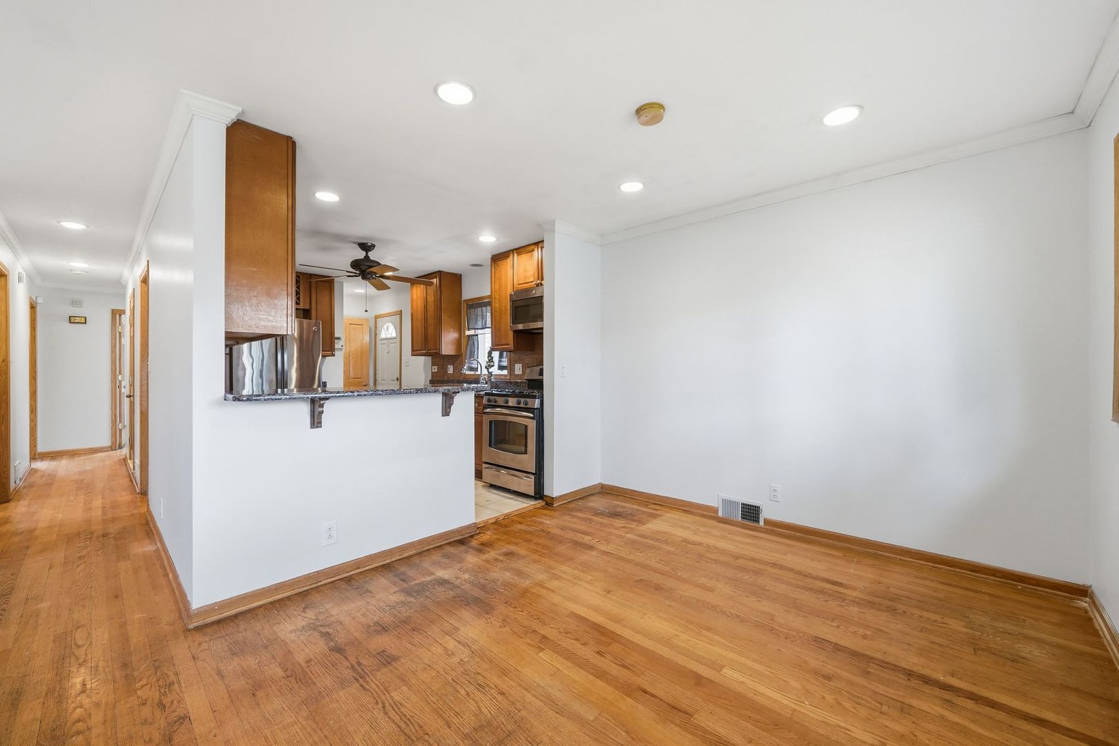 5835 Reba Street Morton Grove, IL 60053 - Photo 12 of 41