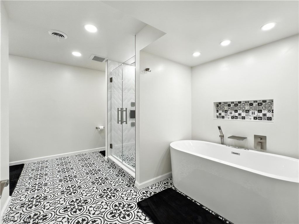 12147 Gladstone Road Warren, OH 44481 - Photo 27 of 50 Gallery Image 27