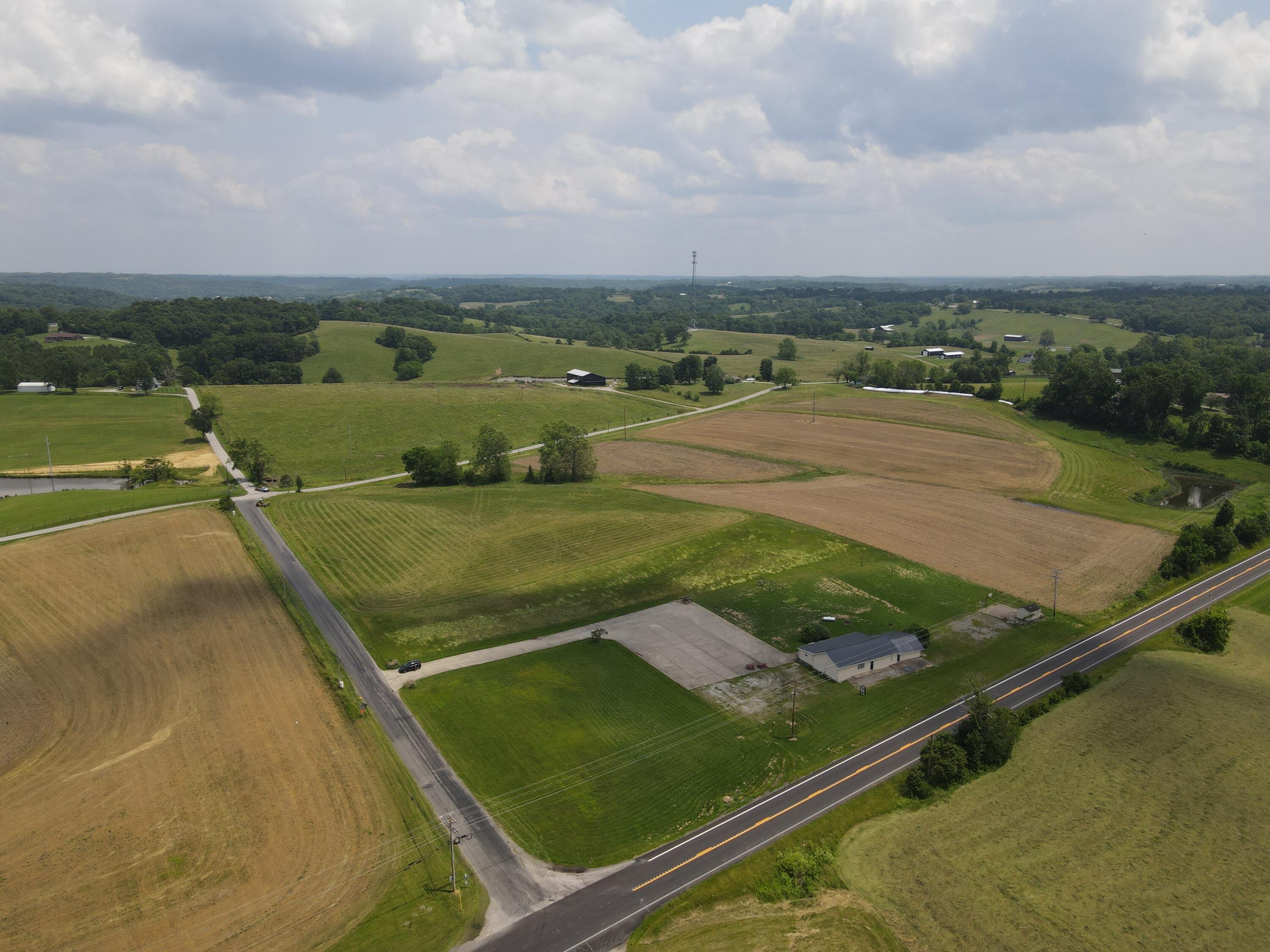 52 Bishop Ridge Road Falmouth, KY 41040 - Photo 3 of 37
