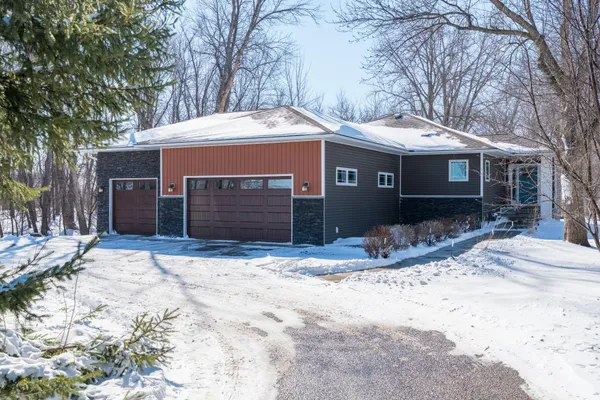 $550,000 | 2711 Hoffman Road, Mankato, MN 56001