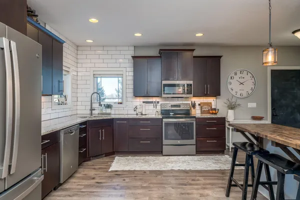 $550,000 | 2711 Hoffman Road, Mankato, MN 56001