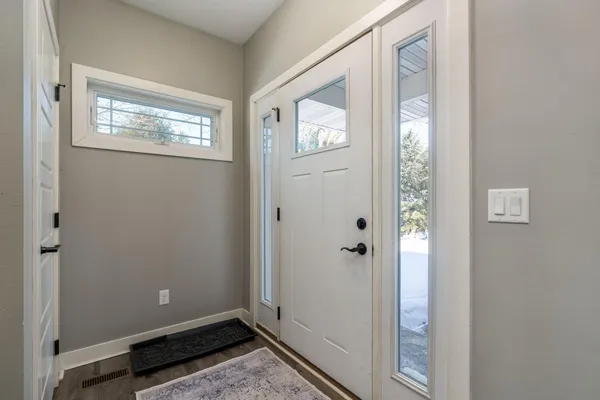 $550,000 | 2711 Hoffman Road, Mankato, MN 56001