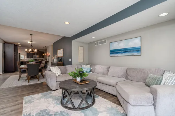 $550,000 | 2711 Hoffman Road, Mankato, MN 56001