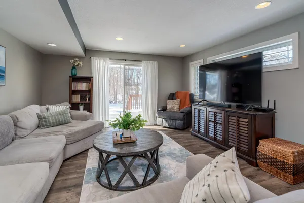 $550,000 | 2711 Hoffman Road, Mankato, MN 56001
