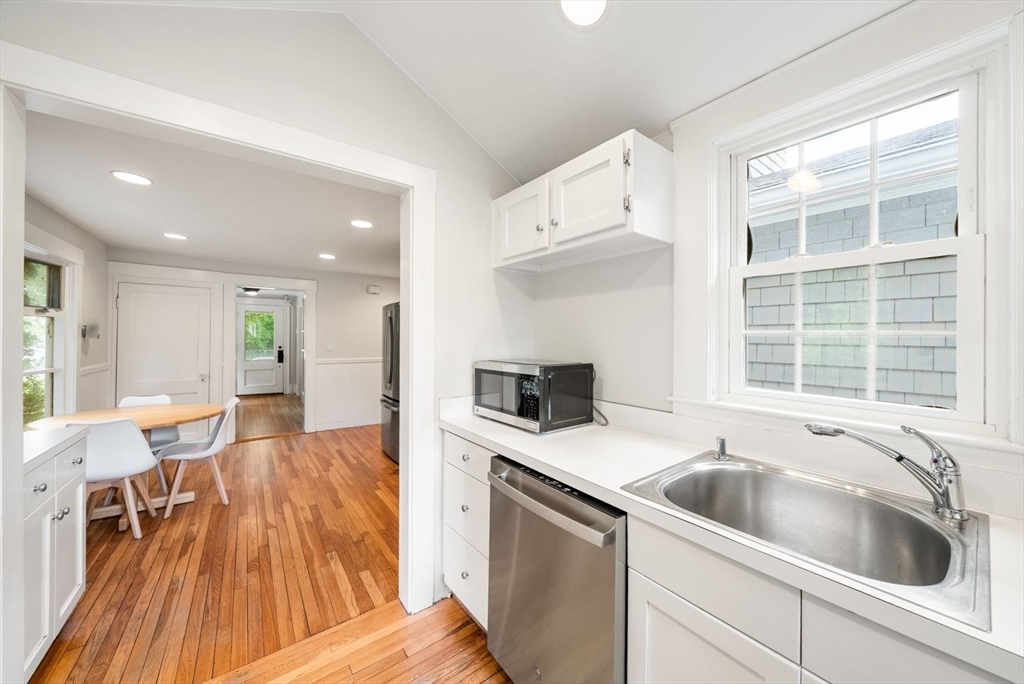 678 Boston Post Road Weston, MA 02493 - Photo 12 of 31