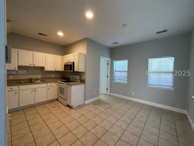 $1,750 | 82 Cassandra Lane, Unit C, Bluffton, SC 29910