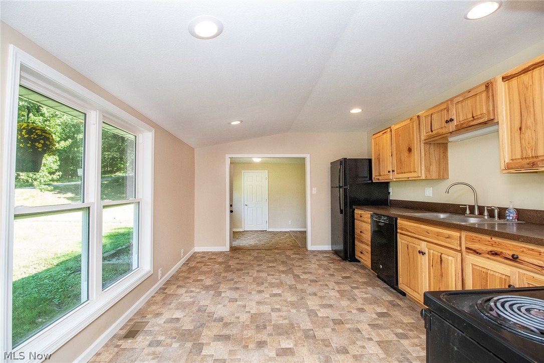 1448 Ridge Road Northeast New Philadelphia, OH 44663 - Photo 7 of 19 Gallery Image 7