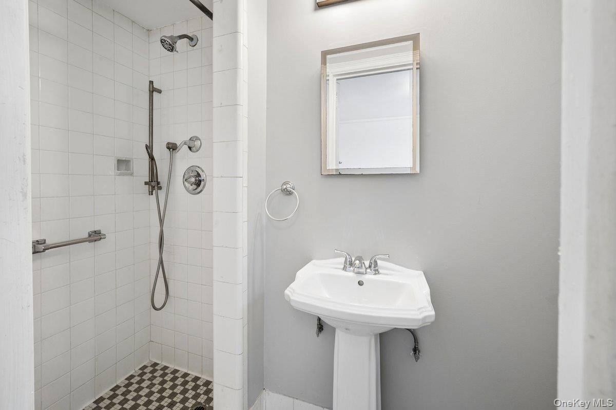 7 Midland Gardens, Unit 1M Bronxville, NY 10708 - Photo 13 of 23