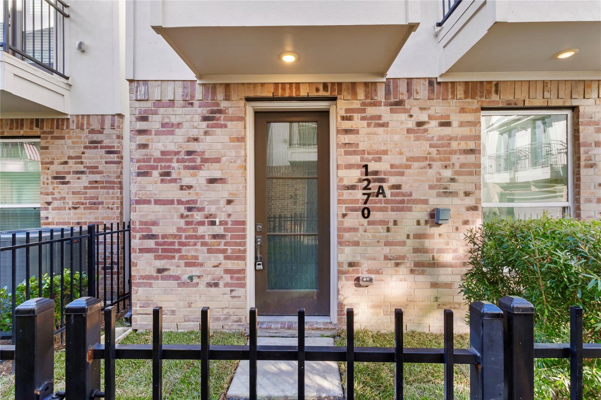 1270 North Post Oak Road, Unit A Houston, TX 77055 - Photo 9 of 40