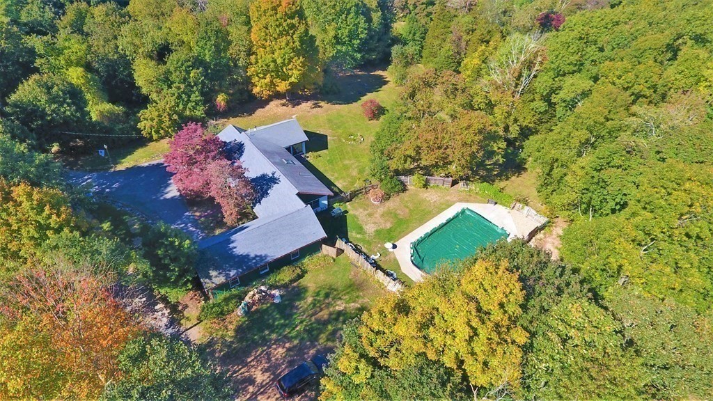 378 York Street Canton, MA 02021 - Photo 4 of 40 Gallery Image 4