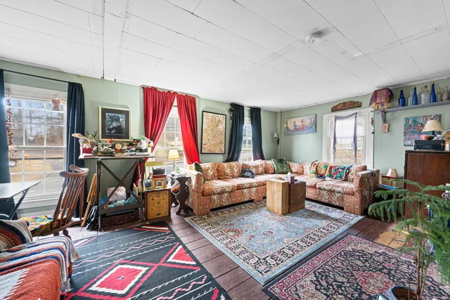 $560,000 | 2 Norwich Road, East Haddam, CT 06423