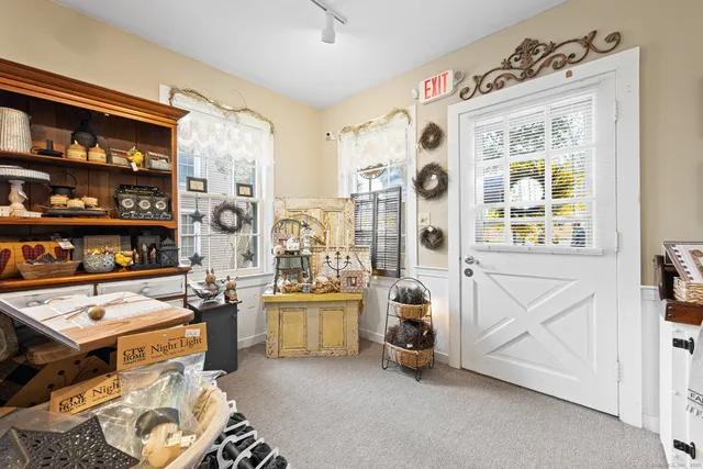 $560,000 | 2 Norwich Road, East Haddam, CT 06423