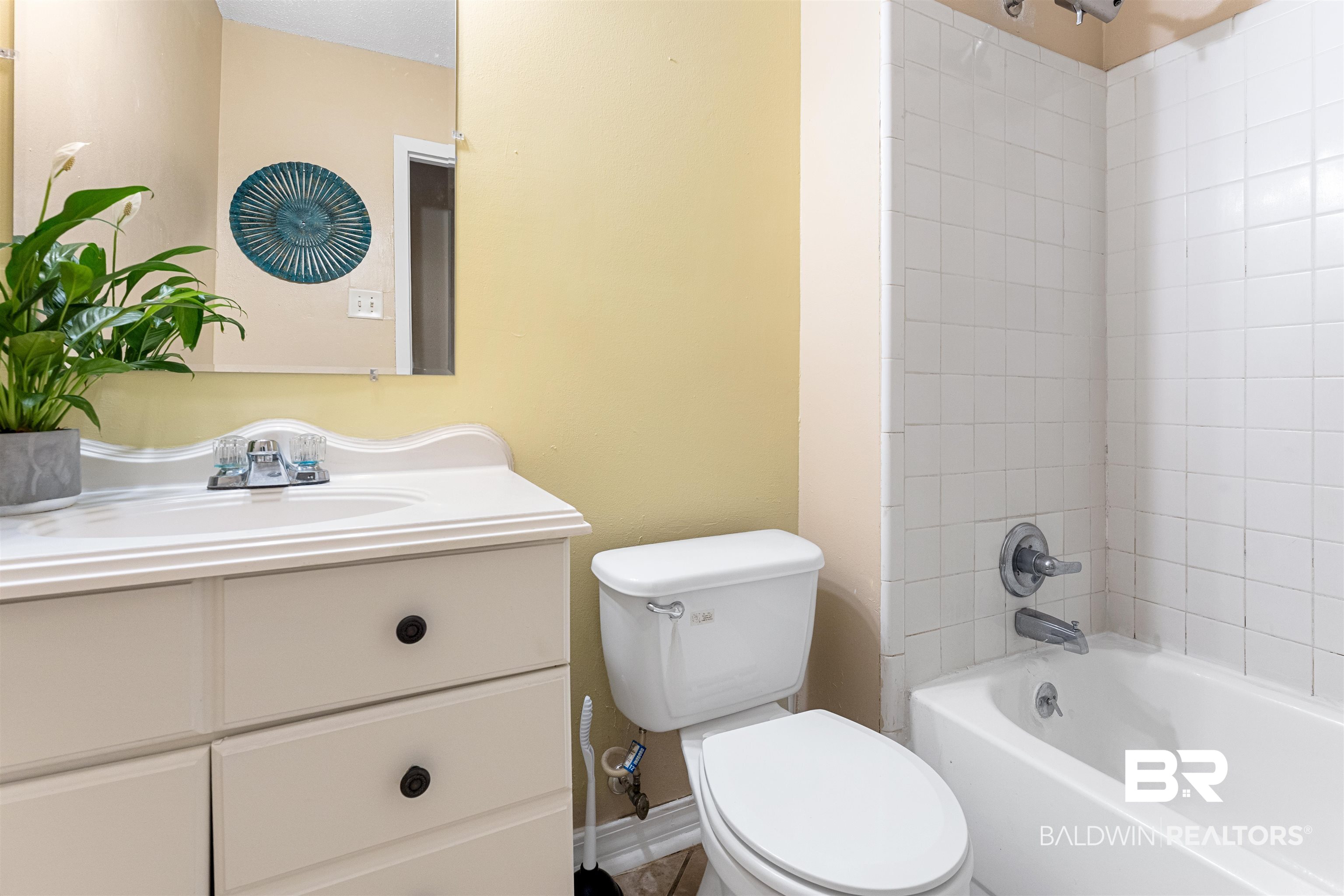 5551 Springer Court Theodore, AL 36582 - Photo 36 of 37 Full bath featuring vanity and shower / bathtub combination