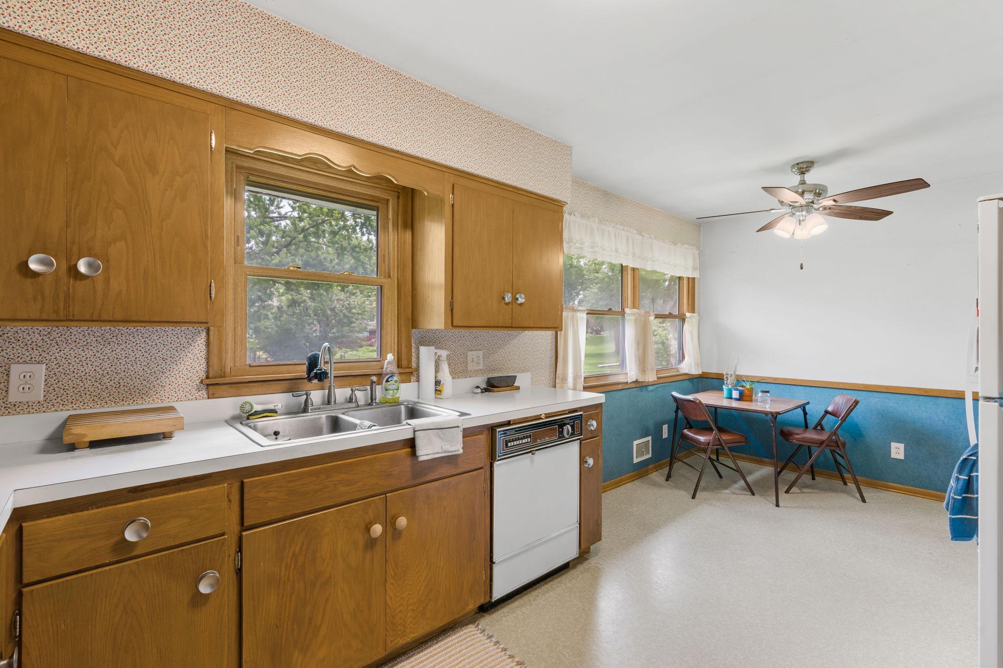 413 Whitegate Lane Wayzata, MN 55391 - Photo 25 of 48