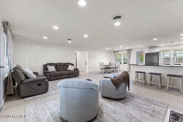 $675,000 | 1922 Bella Coola Road, Lake Waccamaw, NC 28450