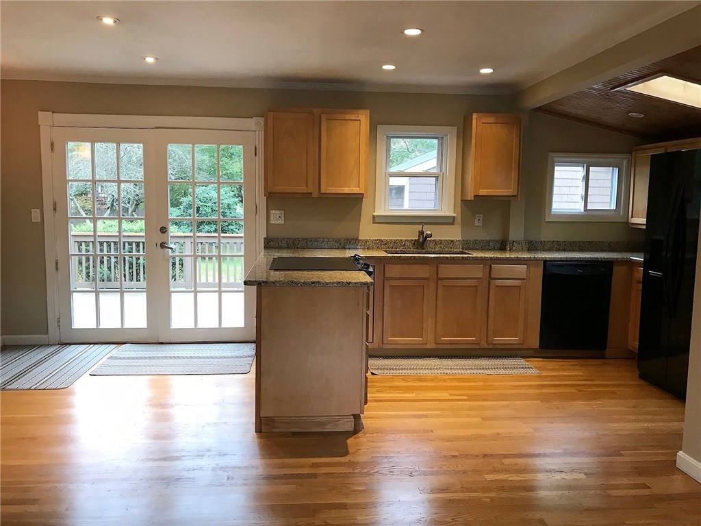 100 Nepaug Road Narragansett, RI 02882 - Photo 7 of 24