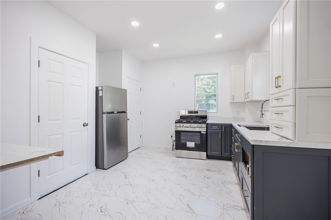 420 Columbia Avenue Rochester, NY 14611 - Photo 9 of 26