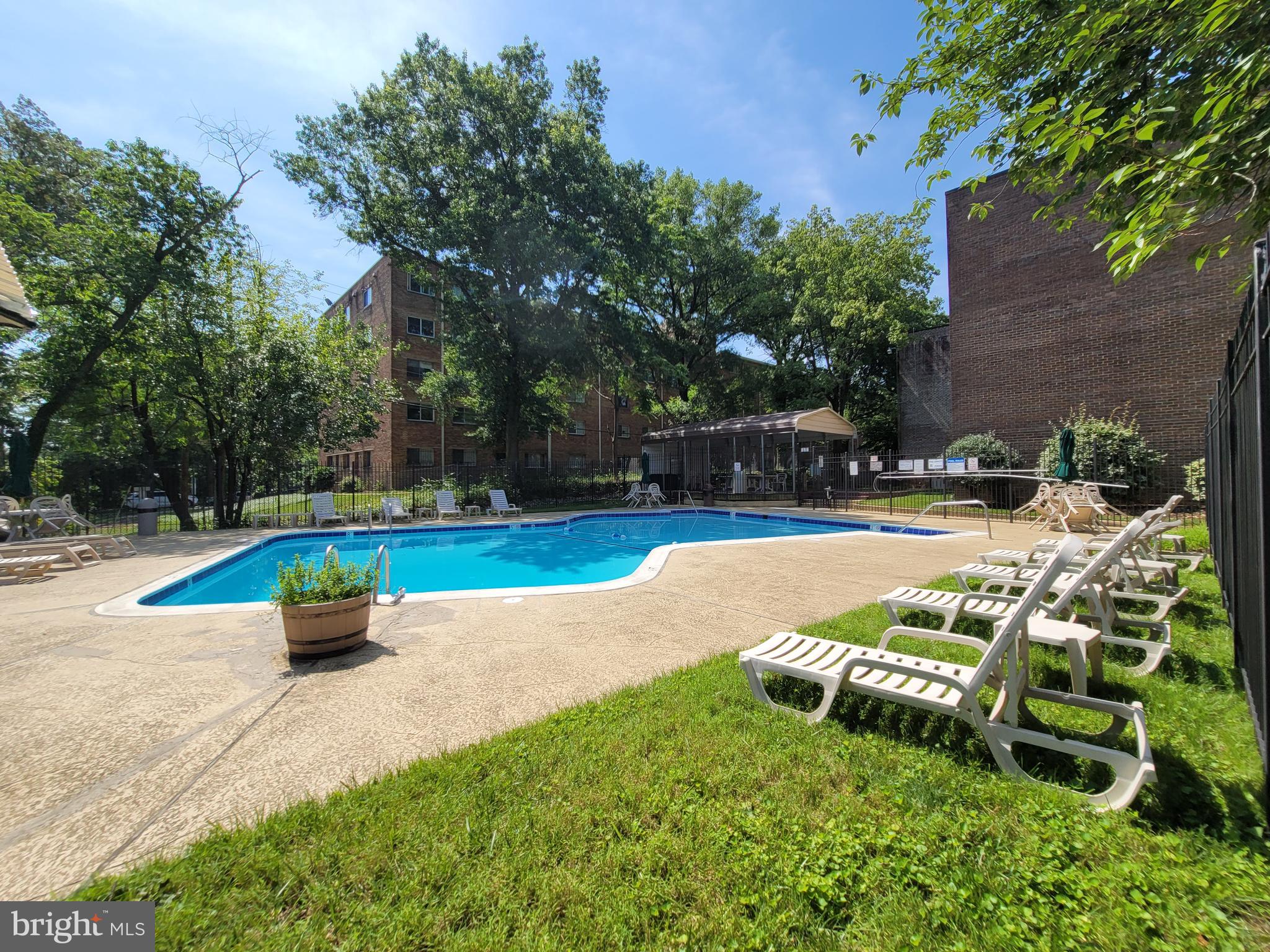 5049 7th Road South, Unit 201 Arlington, VA 22204 - Photo 38 of 45 a view of garden with patio
