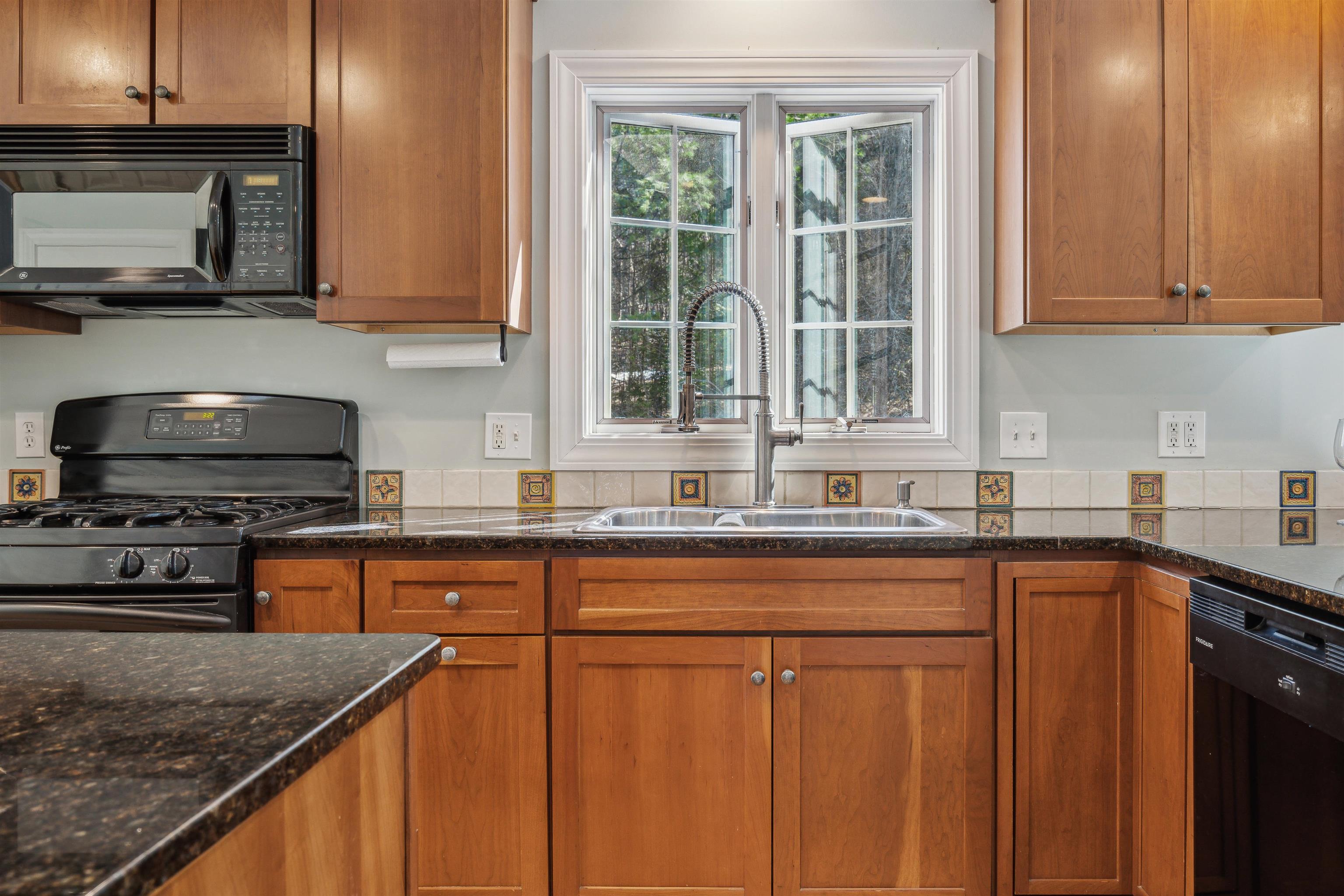 358 Cowdrey Path Woodstock, VT 05071 - Photo 8 of 32