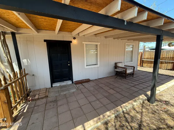 a view of an outdoor space