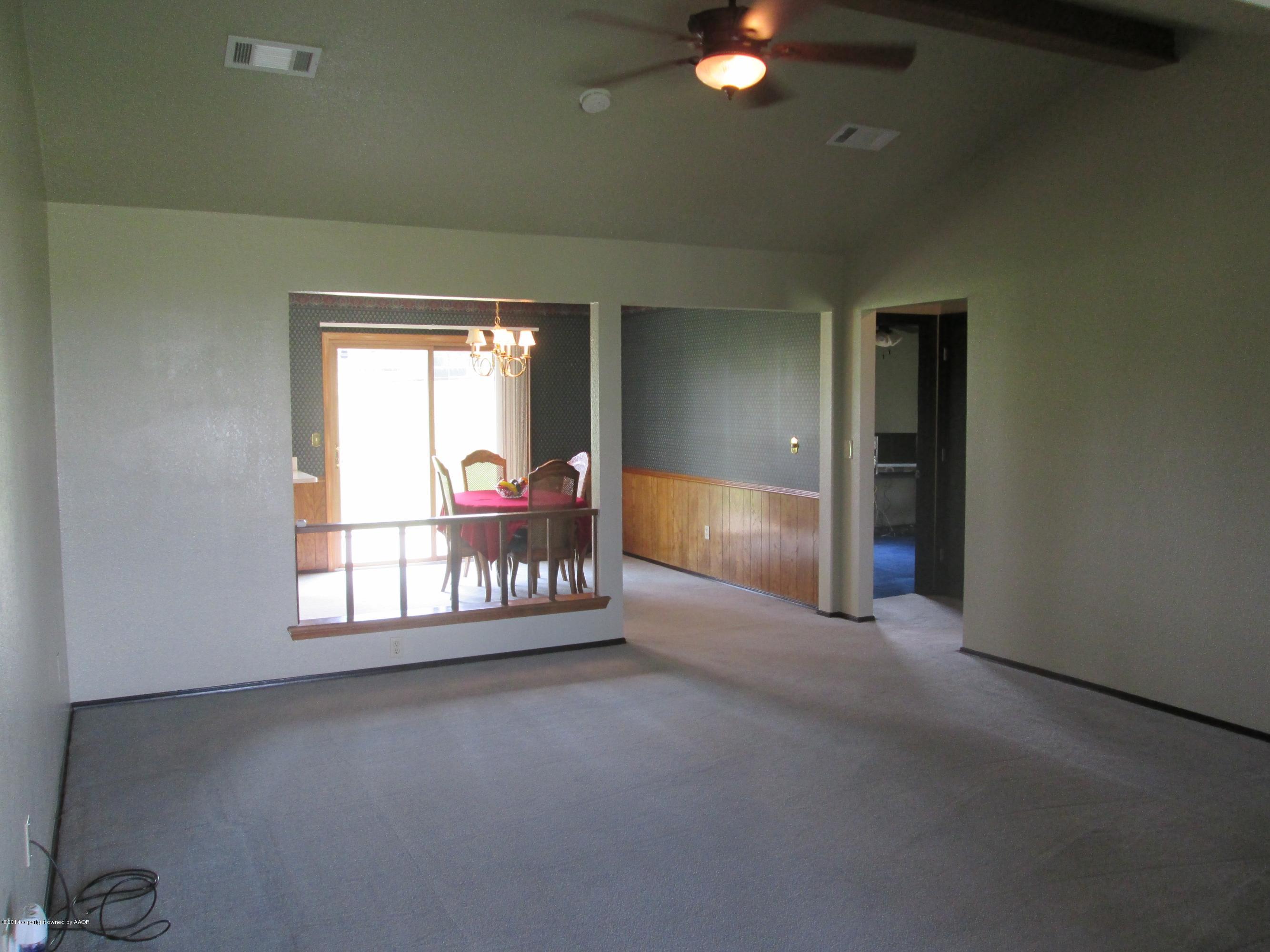 105 Racine Trail Amarillo, TX 79108 - Photo 10 of 34 Living room view 2