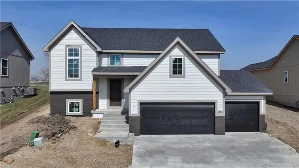 $549,900 | 6410 Northwest 98th Street, Kansas City, MO 64154