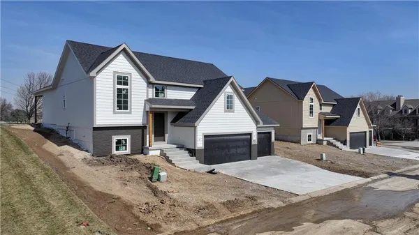 $549,900 | 6410 Northwest 98th Street, Kansas City, MO 64154