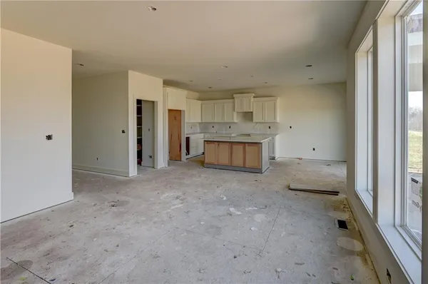 $549,900 | 6410 Northwest 98th Street, Kansas City, MO 64154
