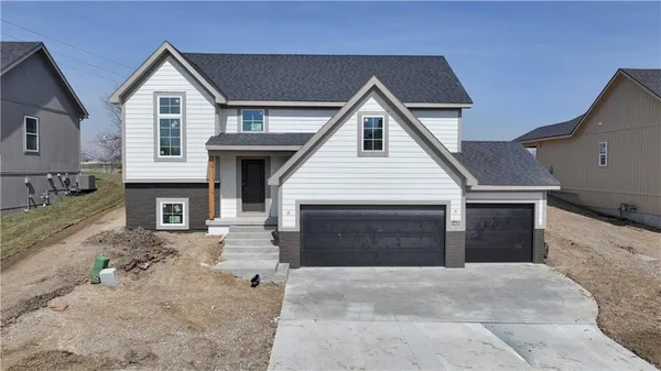 $549,900 | 6410 Northwest 98th Street, Kansas City, MO 64154