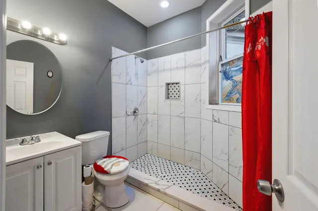 $379,000 | 7214 South St Lawrence Avenue, Chicago, IL 60619