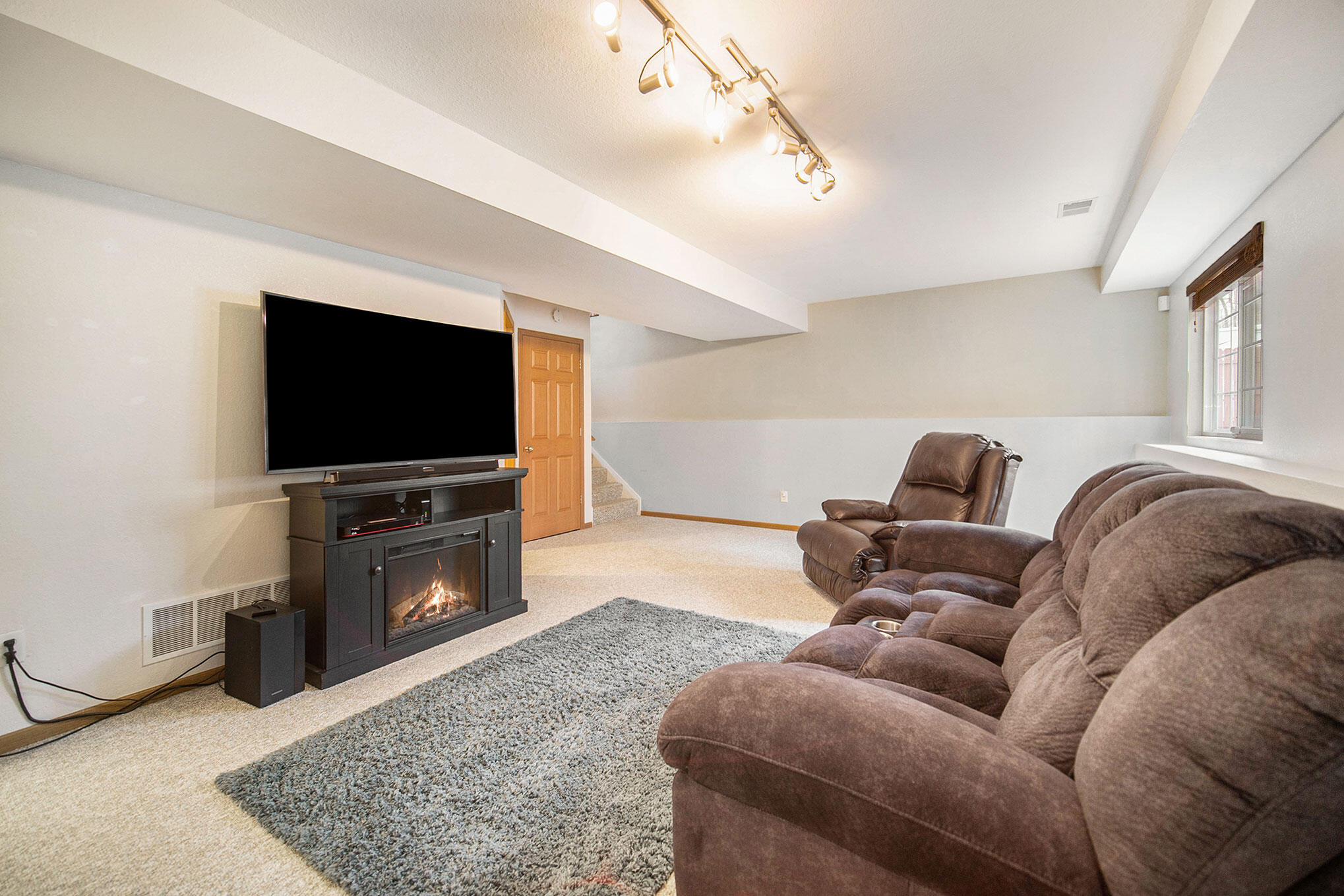 6318 Springport Road Jackson, MI 49201 - Photo 18 of 23 18