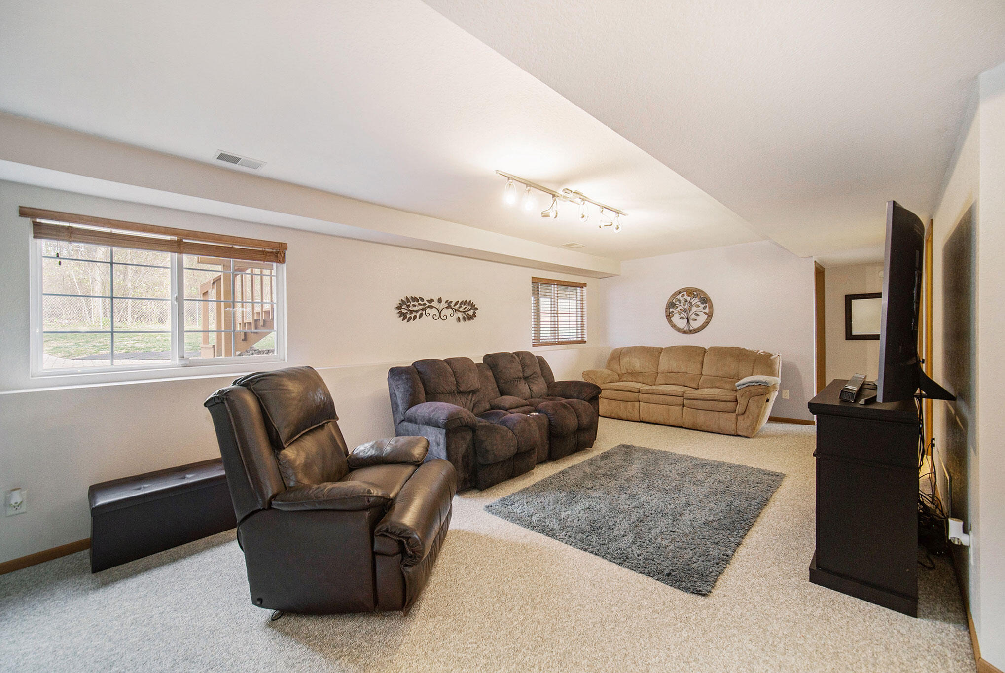 6318 Springport Road Jackson, MI 49201 - Photo 19 of 23 19