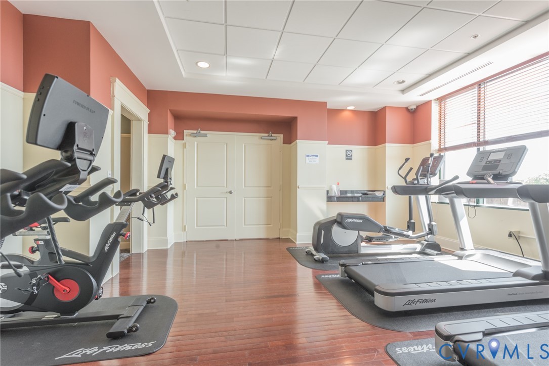 1101 Haxall Point, Unit U711 Richmond, VA 23219 - Photo 28 of 47 a room with gym equipment