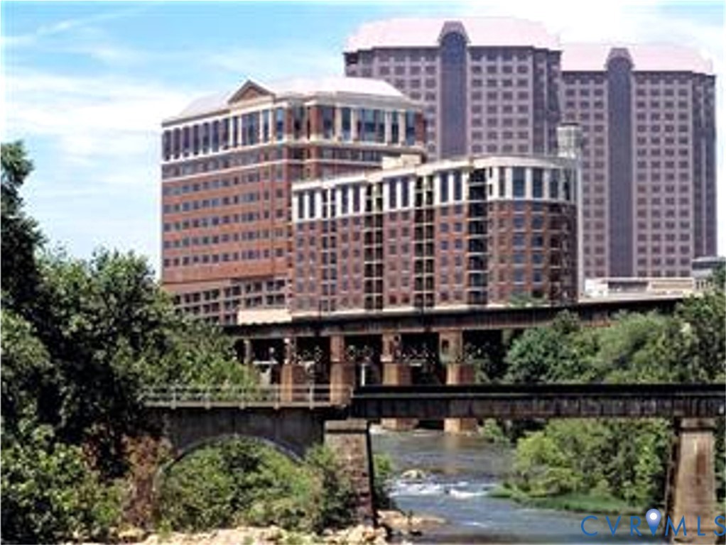 1101 Haxall Point, Unit U711 Richmond, VA 23219 - Photo 46 of 47 a front view of a building with garden