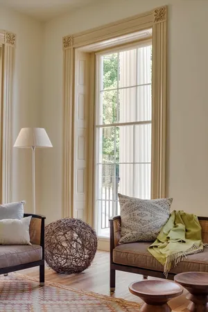 a picture of a mirror