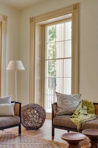 a picture of a mirror