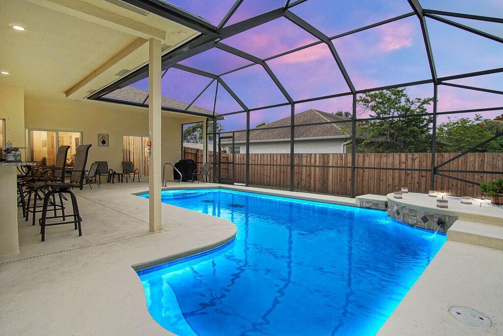 719 Southwest Andrew Rd  