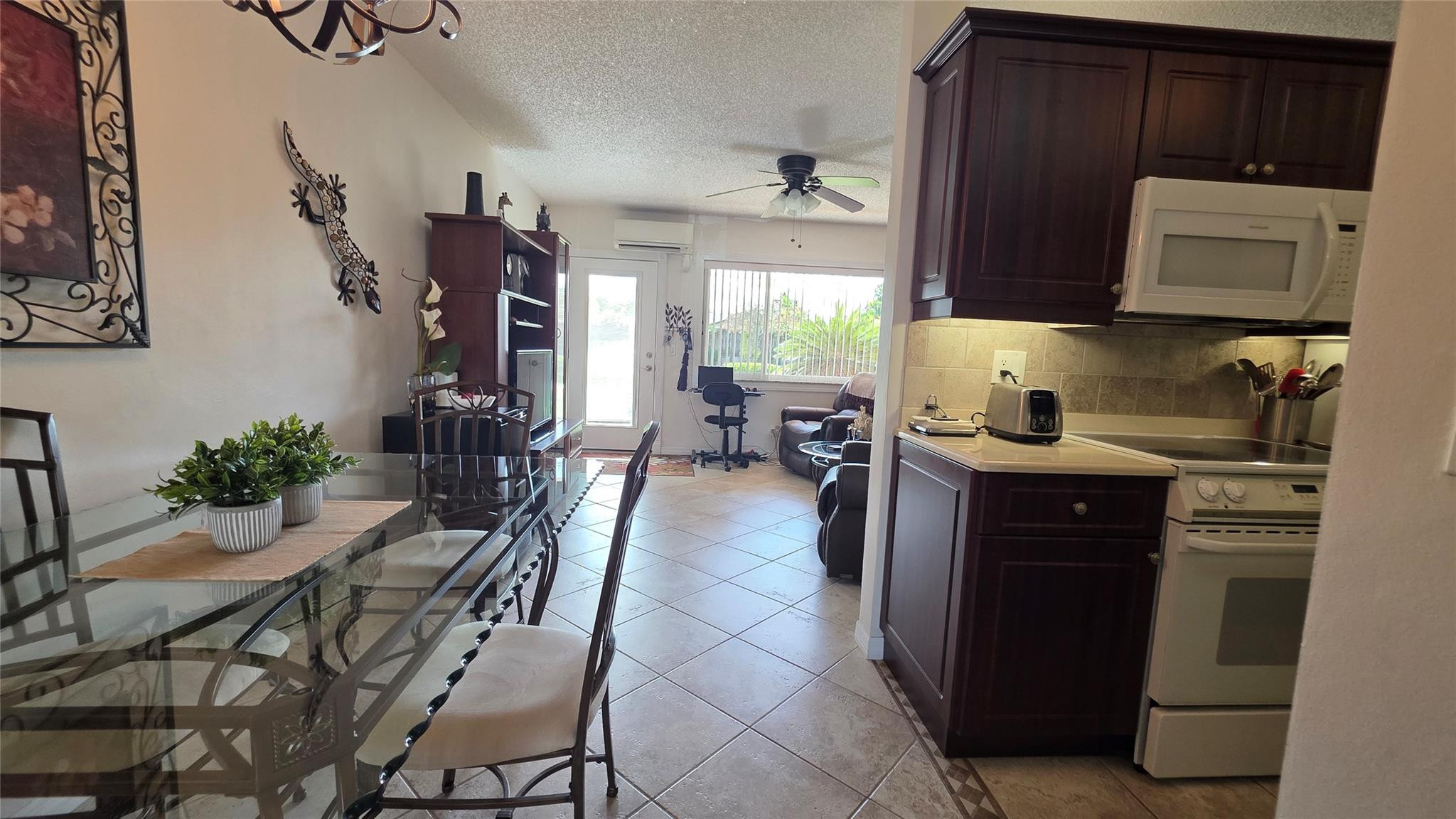 1030 Southwest 11th Street, Unit 5M Hallandale Beach, FL 33009 - Photo 16 of 31 Photo 16