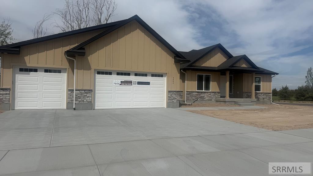 5446 Rip Tideroad Idaho Falls Idaho Falls, ID 83404 - Photo 2 of 42