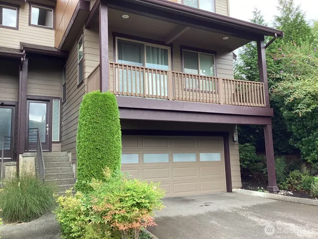 $4,100 | 8401 130th Place Southeast, Unit B104, Newcastle, WA 98056