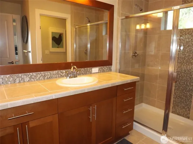 $4,100 | 8401 130th Place Southeast, Unit B104, Newcastle, WA 98056