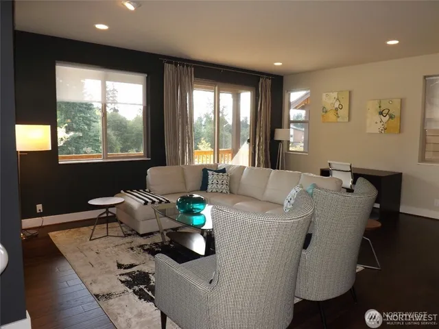 $4,100 | 8401 130th Place Southeast, Unit B104, Newcastle, WA 98056