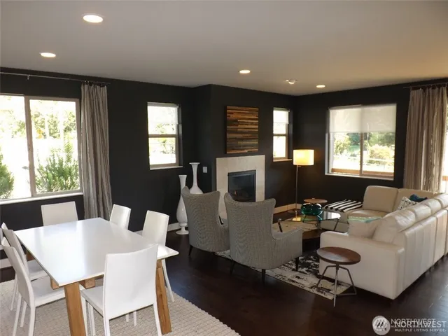 $4,100 | 8401 130th Place Southeast, Unit B104, Newcastle, WA 98056