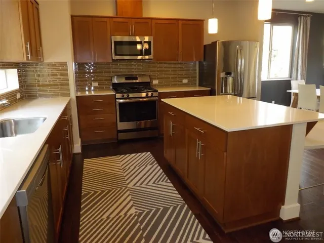 $4,100 | 8401 130th Place Southeast, Unit B104, Newcastle, WA 98056