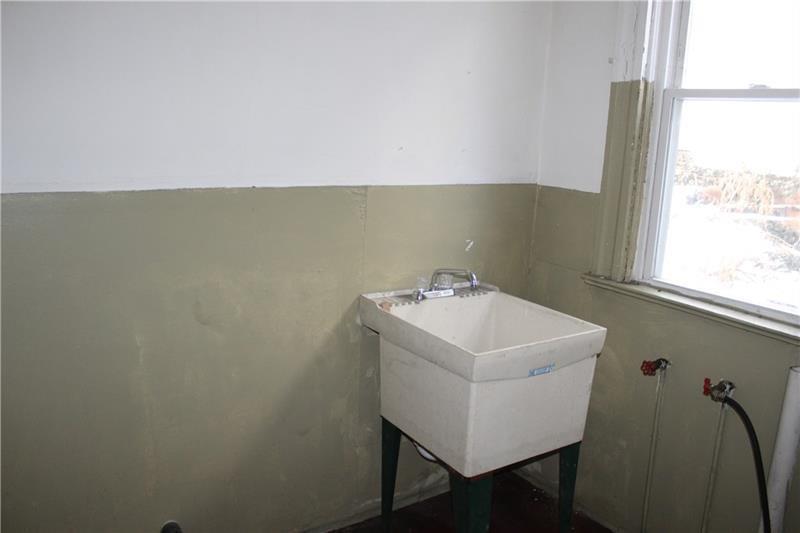 577 Linden Way Donora, PA 15033 - Photo 5 of 8 First floor laundry