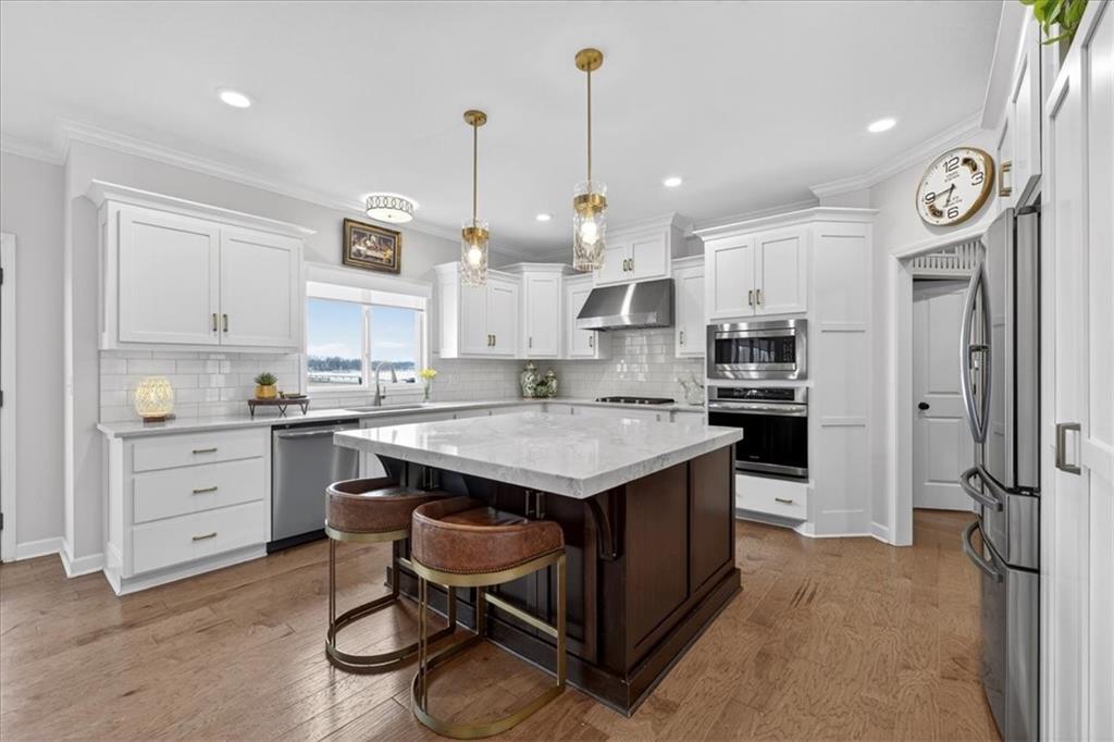 105 Southwest Meadowbrook Drive Lee's Summit, MO 64082 - Photo 17 of 56