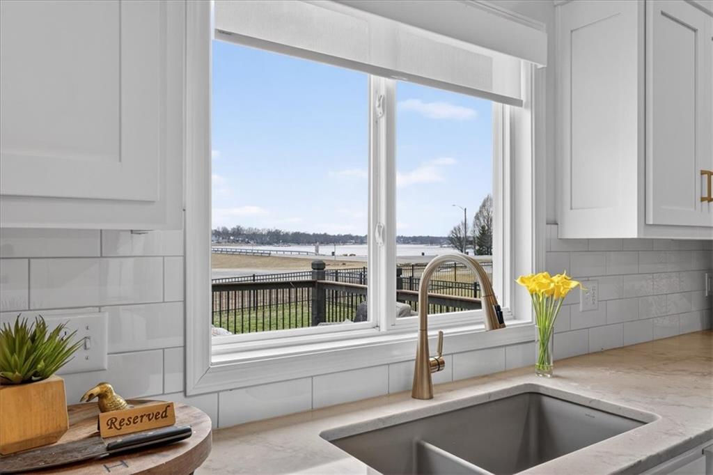 105 Southwest Meadowbrook Drive Lee's Summit, MO 64082 - Photo 21 of 56